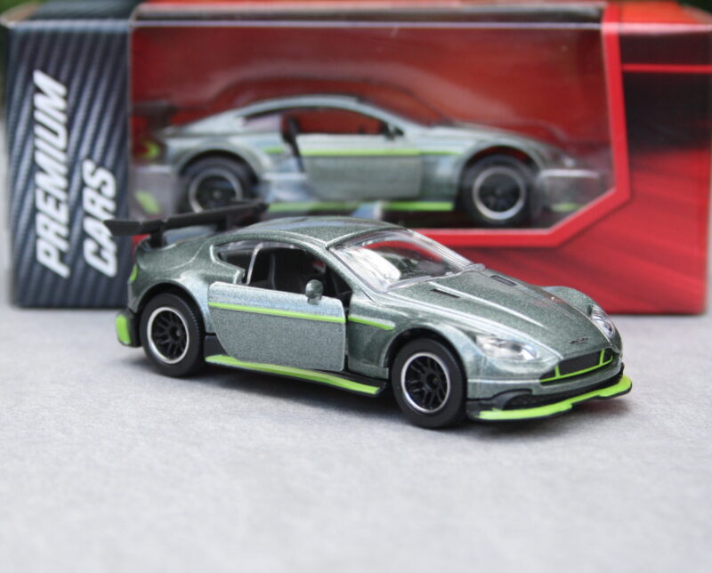 Majorette Aston Martin Vantage GT3 - Premium Cars 1:64